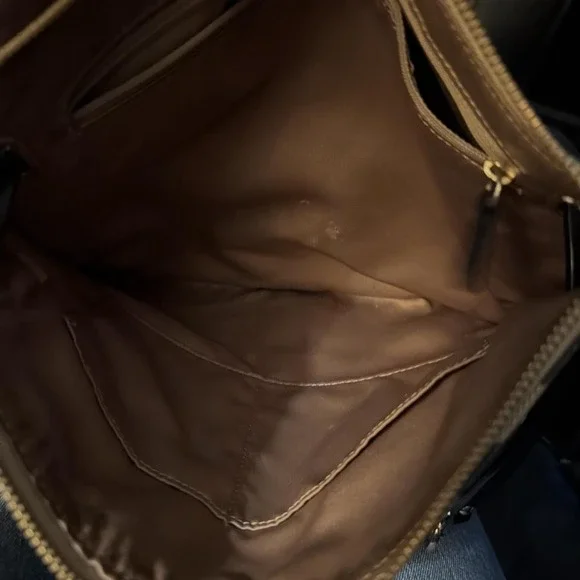 Coach branded purse - Picture 4 of 4